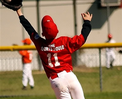 A baseball sapka kötött vagy szövött?