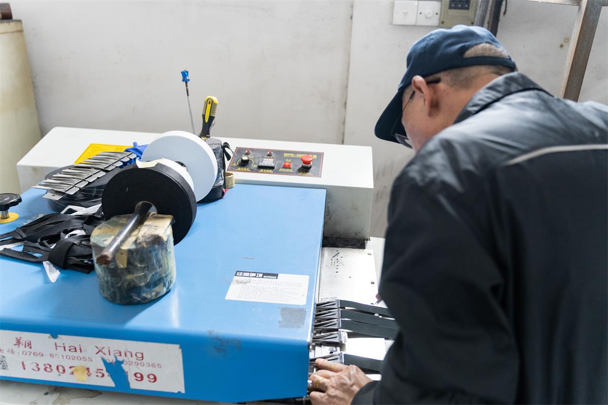 Custom Hat Factory (2).JPG Custom Hat Factory (2).JPG